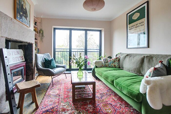 3 Bedroom Terraced House For Sale In Windermere Road, Lancaster, LA1