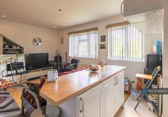 2 Bedroom Flat To Rent In Hindes Road Harrow, London, HA1