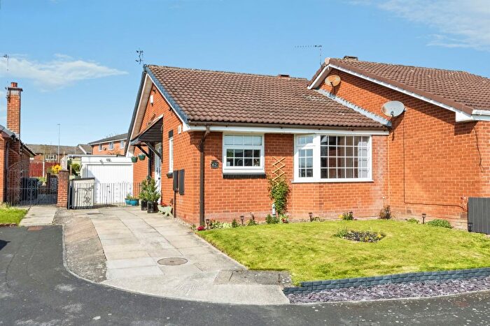 2 Bedroom Semi Detached Bungalow For Sale In Birchfields Rise, Leeds, LS14