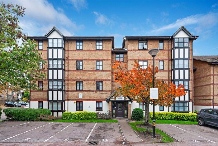 2 Bedroom Flat For Sale In Somerset Gardens, Creighton Road, London, N17
