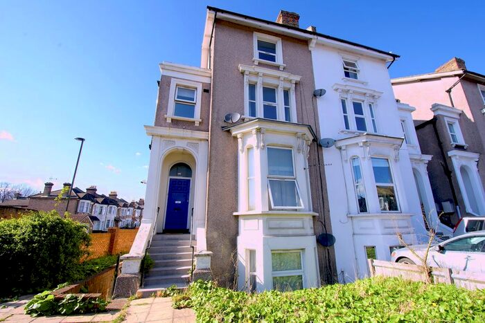 1 Bedroom Flat To Rent In Whitehorse Lane, Thornton Heath, SE25