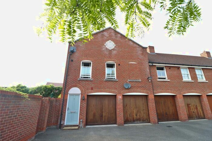 2 Bedroom Maisonette To Rent In Garland Road, Colchester, Essex, CO2