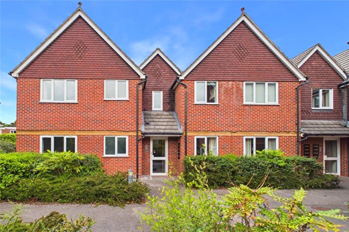 2 Bedroom Apartment For Sale In Landseer Court, Baughurst, Tadley, Hampshire, RG26