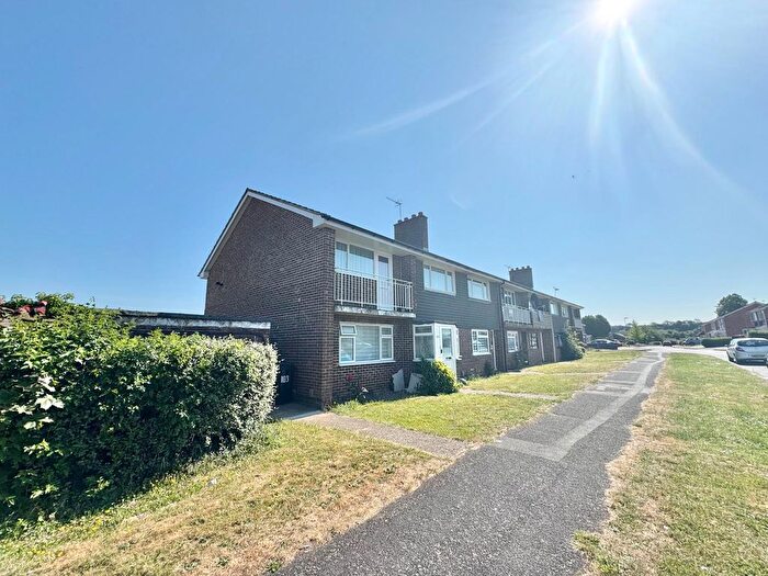 2 Bedroom Flat To Rent In Britten Road, Basingstoke, RG22