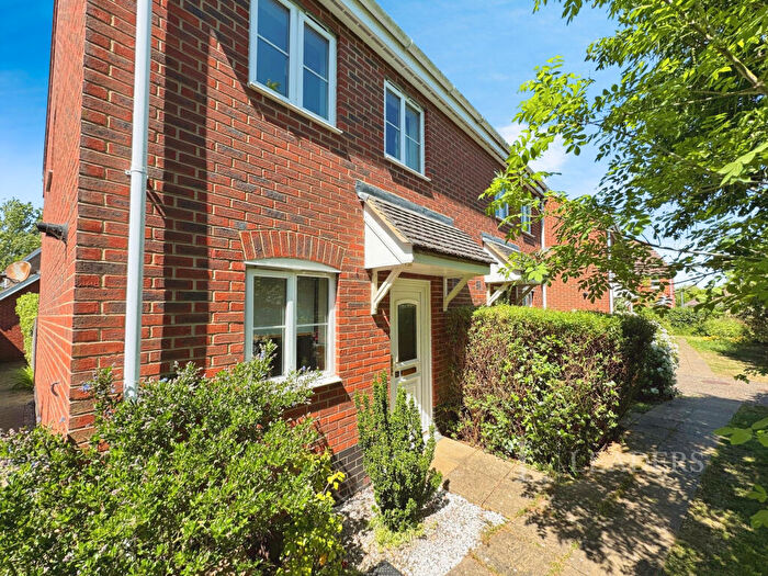 2 Bedroom Semi-Detached House To Rent In Ivy Road, NR5