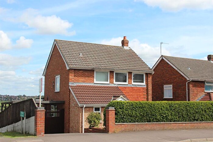 3 Bedroom Detached House To Rent In Devizes Road, Salisbury, SP2