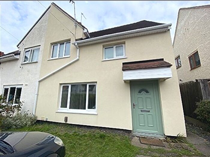 3 Bedroom Semi-Detached House To Rent In Walford Avenue, Bradmore, Wolverhampton, WV3