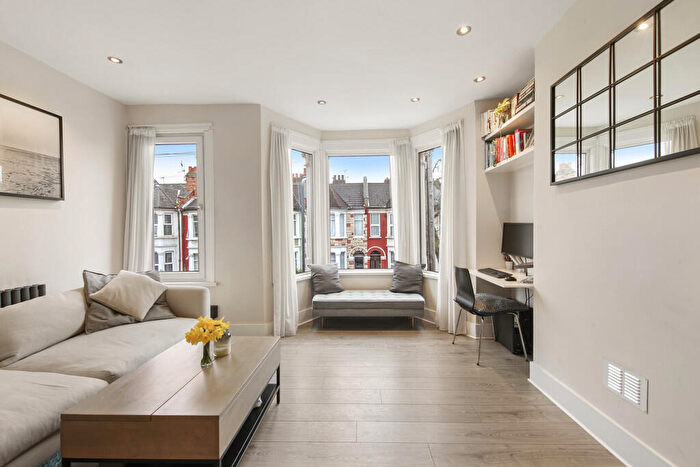 2 Bedroom Apartment To Rent In Ivy Road, London, NW2