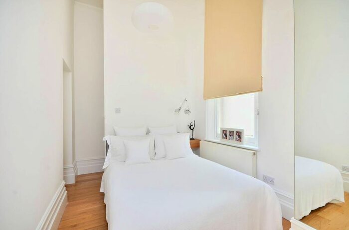 1 Bedroom Flat To Rent In Emperors Gate, South Kensington, London, SW7