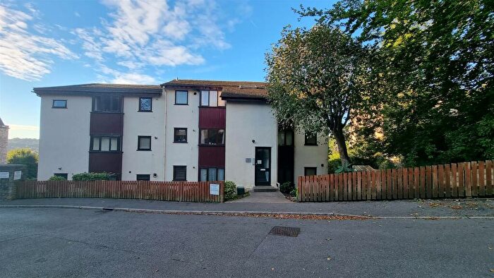 Flat To Rent In Coromandel Heights, Bath, BA1