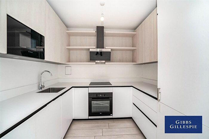 2 Bedroom Flat To Rent In Manhattan House, Manhattan Business Park, West Gate, W5