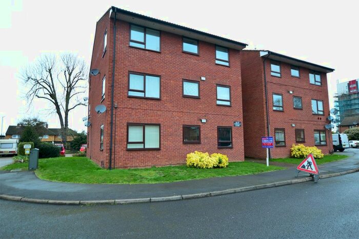 1 Bedroom Flat To Rent In Kimberley Close, Langley, Slough, SL3