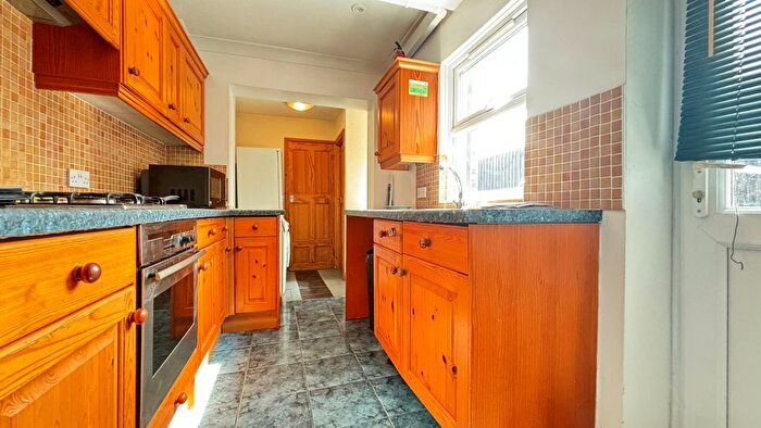 1 Bedroom Property To Rent In Walnut Tree Close, Guildford, GU1