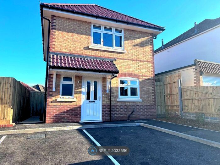 2 Bedroom Detached House To Rent In Churchill Road, Poole, BH12