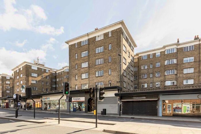 2 Bedroom Flat To Rent In Streatham High Road, London, SW16