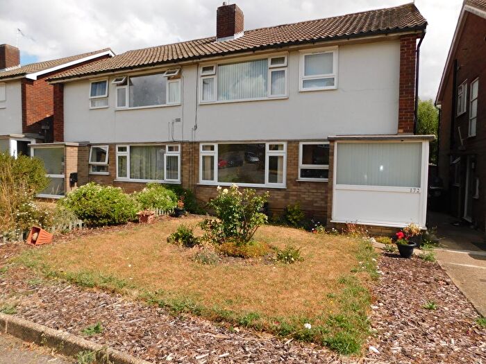 2 Bedroom Maisonette To Rent In Birchen Grove, Luton, LU2