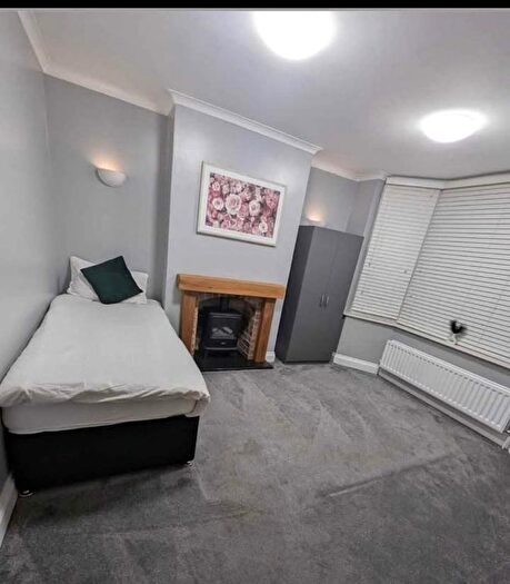 1 Bedroom Semi-Detached House To Rent In Oakley Road, Luton, LU4