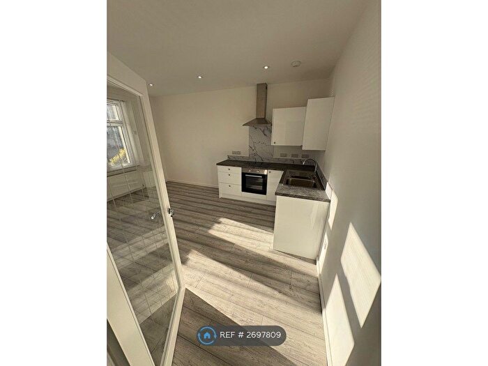 2 Bedroom Flat To Rent In Dundee, Dundee, DD3