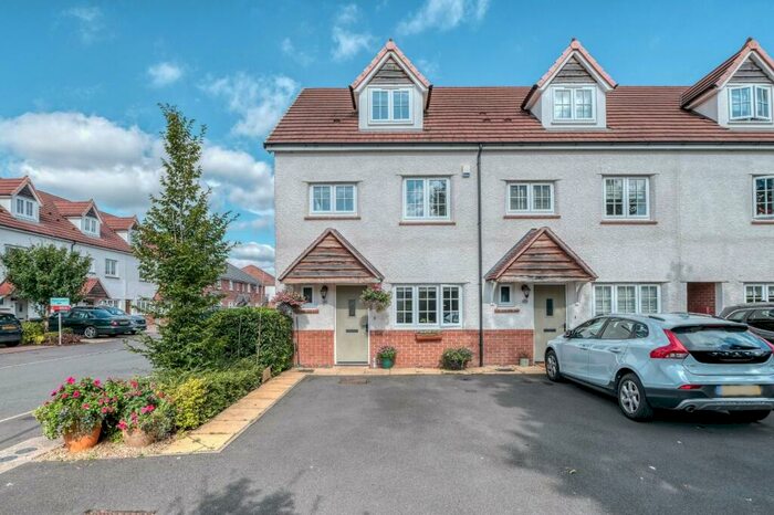 4 Bedroom End Of Terrace House To Rent In Turntable Avenue, Bromsgrove, Worcestershire, B60
