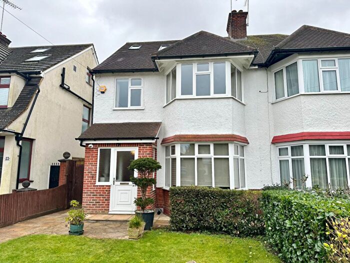 4 Bedroom Semi Detached House To Rent In Oakfield Road, London, N3