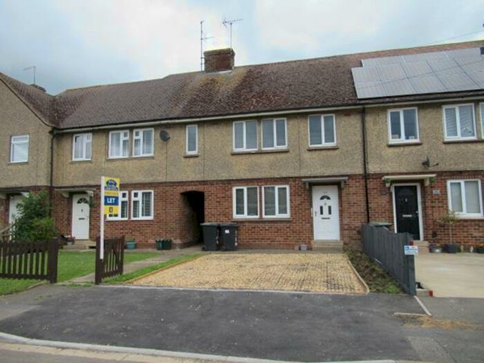 4 Bedroom Terraced House To Rent In Headingley Road, Rushden, NN10