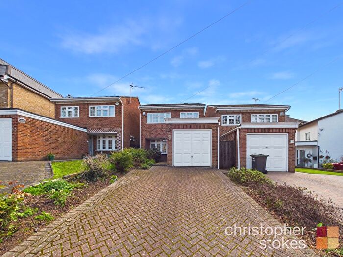 3 Bedroom Detached House For Sale In Old Park Road, Enfield, Greater London, EN2