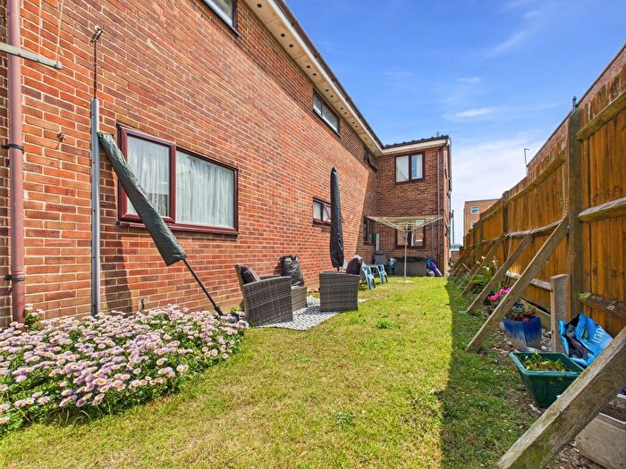 1 Bedroom Flat To Rent In Southwood Road, Hayling Island, PO11