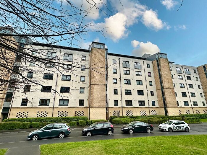 2 Bedroom Flat To Rent In Hawkhill Close, Lochend, Edinburgh, EH7