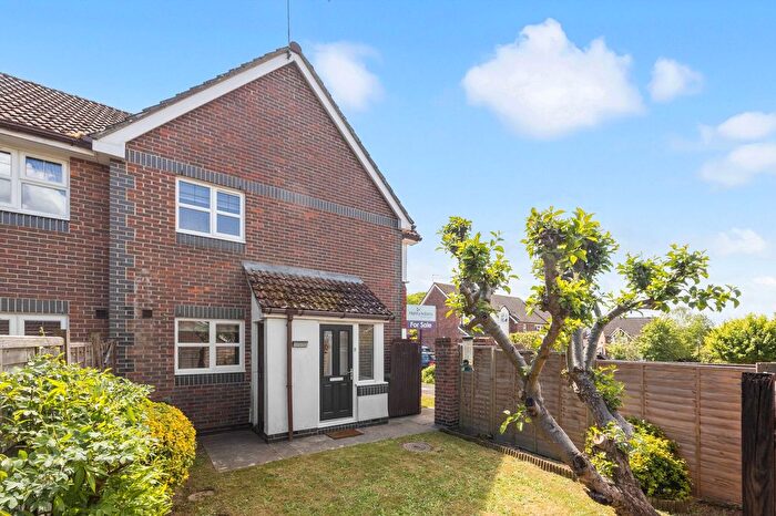 1 Bedroom End Of Terrace House For Sale In Cissbury Close, Horsham, RH12