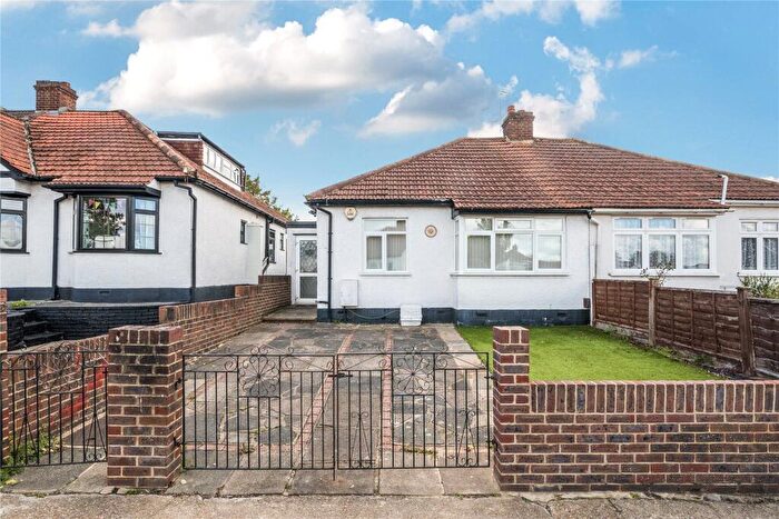 2 Bedroom Bungalow For Sale In Northfield Avenue, Orpington, BR5