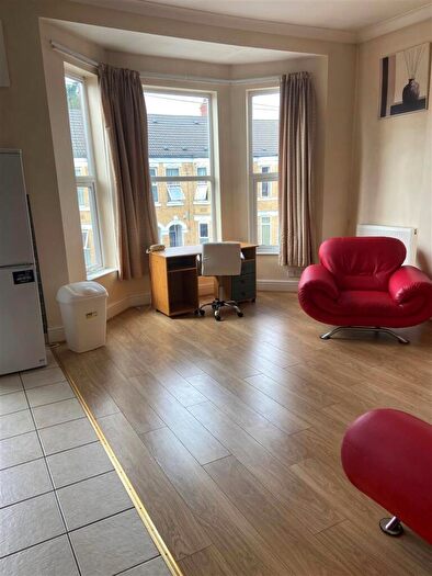 1 Bedroom Flat To Rent In Ash Grove, Hull, HU5