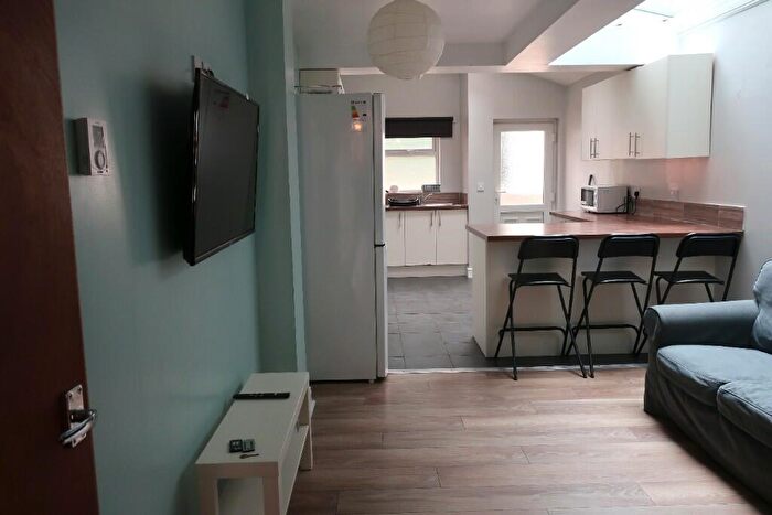 5 Bedroom Terraced House To Rent In Dawlish Road, Birmingham, B29