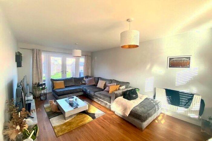 3 Bedroom Semi-Detached House To Rent In Redwing Avenue, Manchester, M21