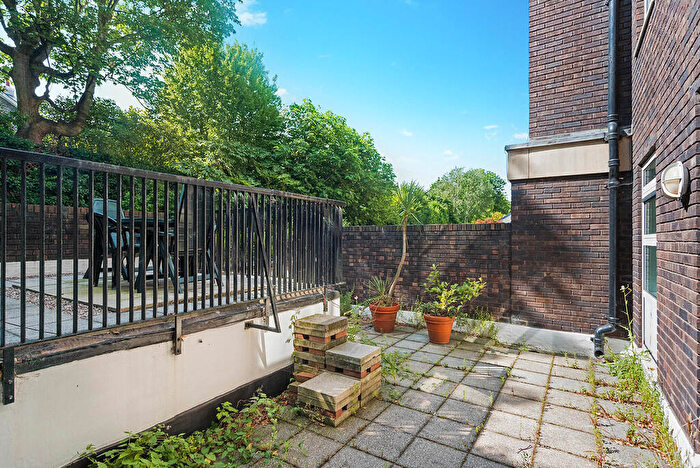 2 Bedroom Apartment To Rent In Marlborough Place, St Johns Wood, NW8