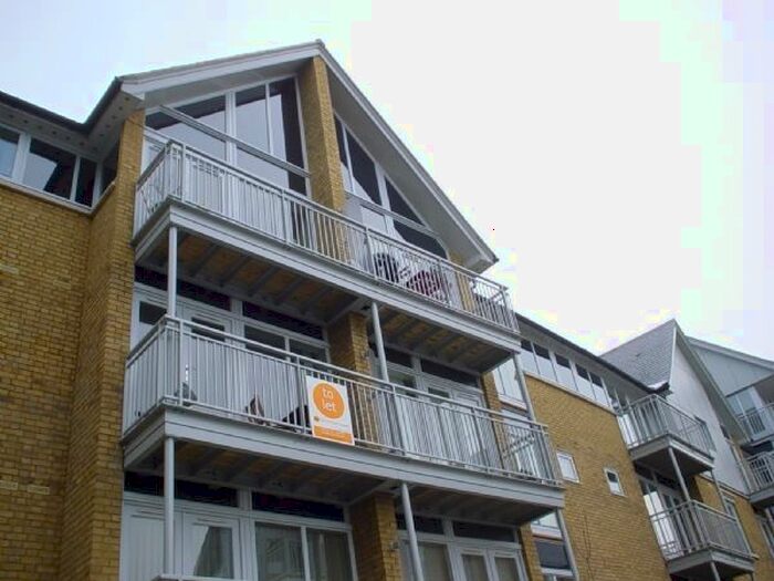 3 Bedroom Flat To Rent In Bingley Court, Canterbury CT1