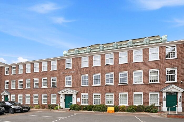 2 Bedroom Flat To Rent In London Road, Enfield, EN2