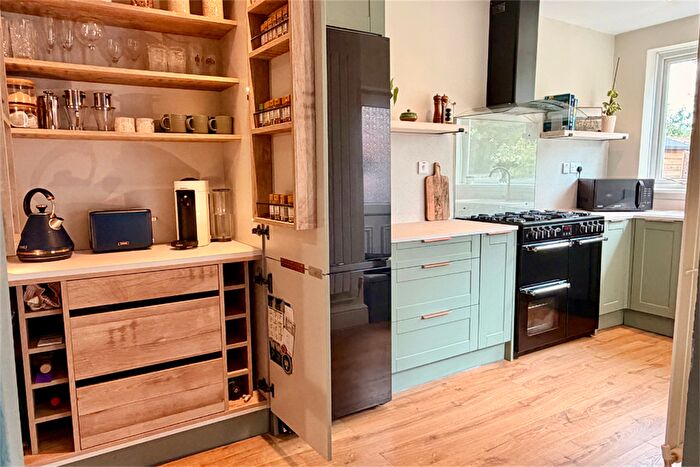 3 Bedroom Semi-Detached House For Sale In Wollaton Road, Beeston, NG9
