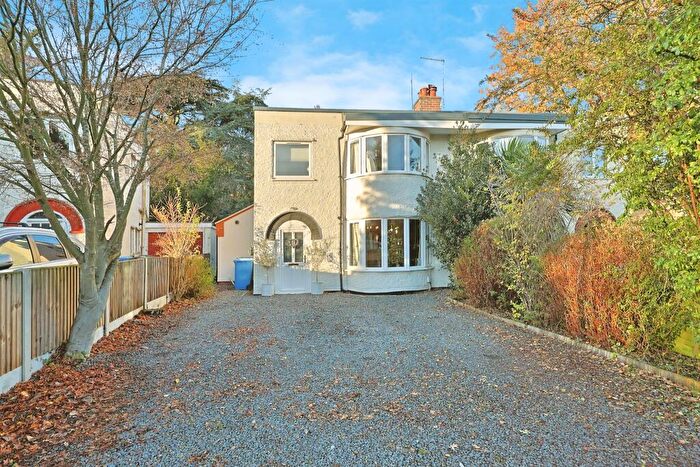 3 Bedroom Semi Detached House For Sale In Fernhill, Norwich, NR1