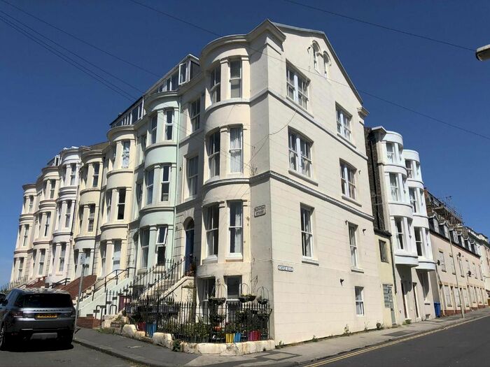 1 Bedroom Flat To Rent In Blenheim Street, Scarborough, North Yorkshire, YO12