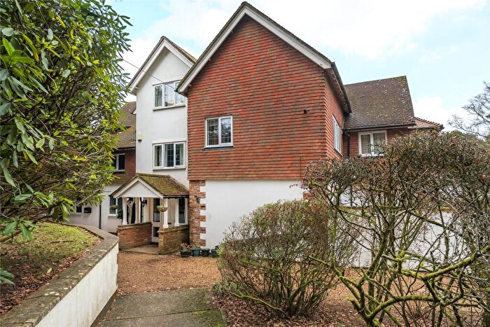 2 Bedroom Flat For Sale In Hazel Grove, Hindhead, Surrey, GU26