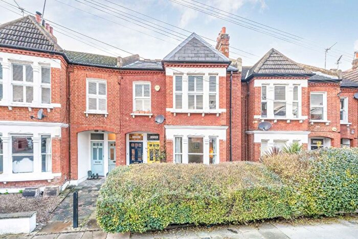 3 Bedroom Maisonette To Rent In Tenham Avenue, Balham, SW2