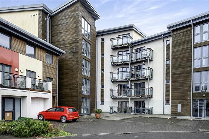 2 Bedroom Flat To Rent In St Stephens Court, Swansea, SA1