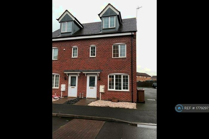 3 Bedroom Semi-Detached House To Rent In Barker Round Way, Burton-On-Trent, DE14