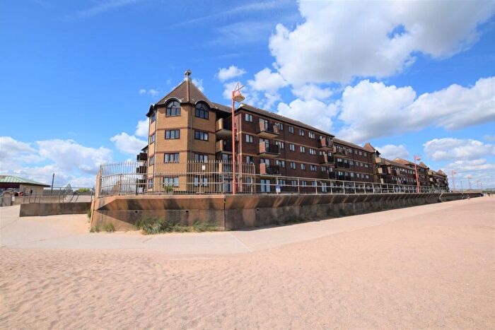 3 Bedroom Flat For Sale In Queens Park Flats, Mablethorpe, LN12