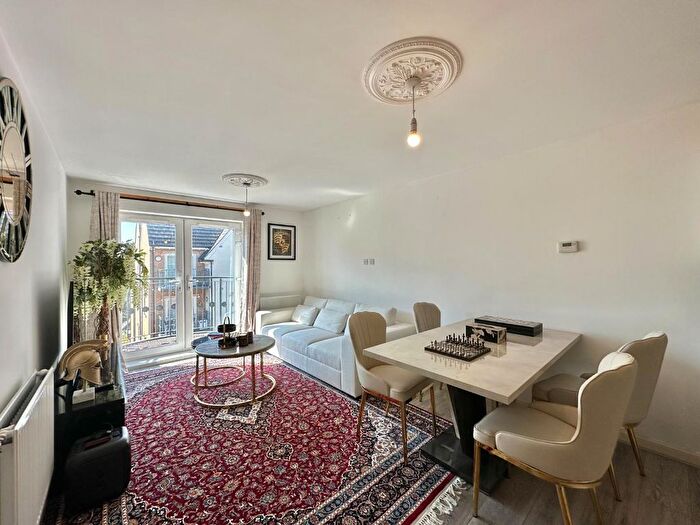 1 Bedroom Flat For Sale In Spa House, Varcoe Gardens, Hayes, UB3