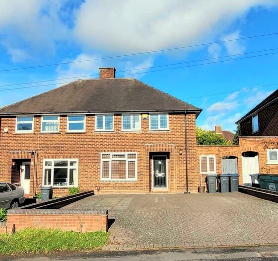 3 Bedroom Semi-Detached House To Rent In Chadwick Road, Sutton Coldfield, B75