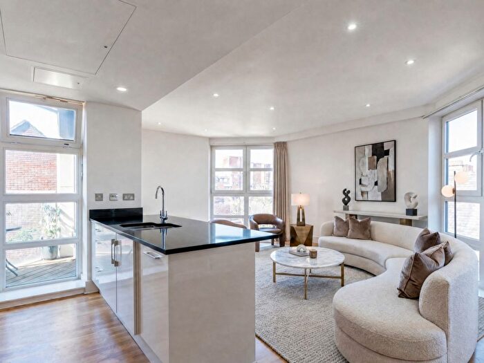 3 Bedroom Flat For Sale In Moreton Street, London, SW1V