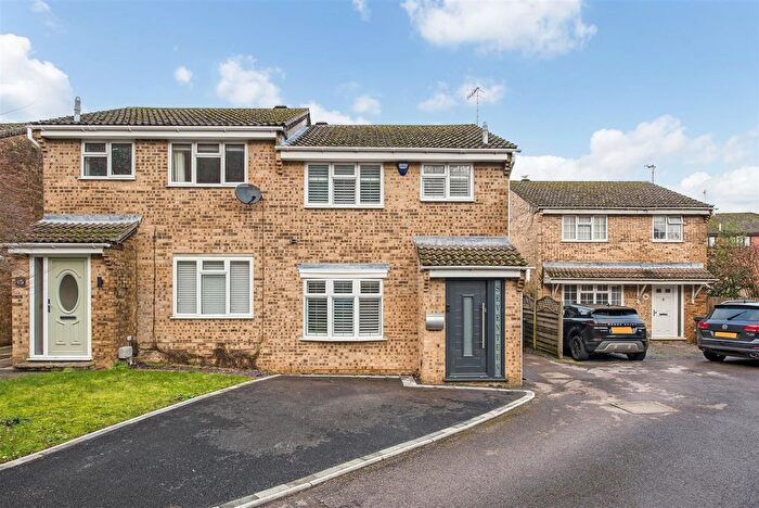 3 Bedroom Semi Detached House For Sale In Mundays Row, Horndean, PO8