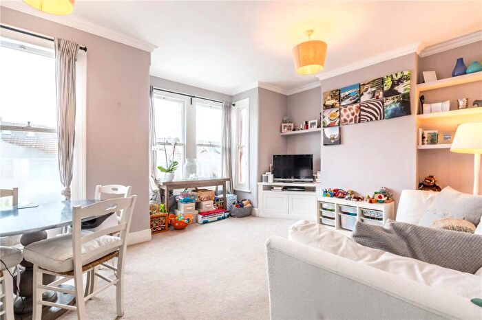 2 Bedroom Apartment To Rent In Dunstans Road, East Dulwich, London, SE22
