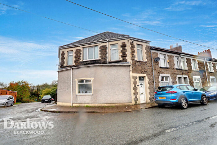 4 Bedroom End Of Terrace House For Sale In Commercial Street, Bargoed, CF81